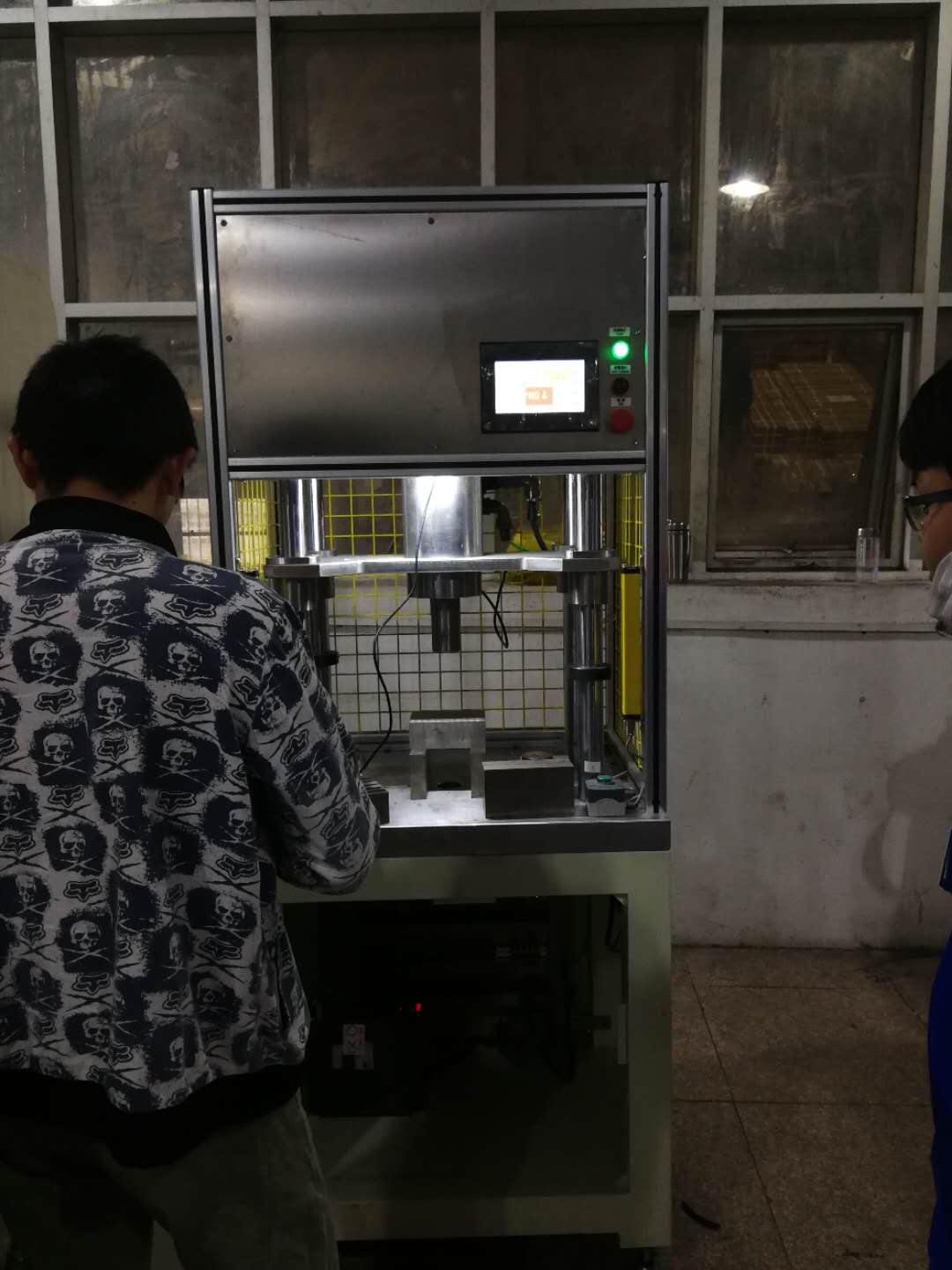 10吨立式伺服压力机 10吨立式伺服压力机