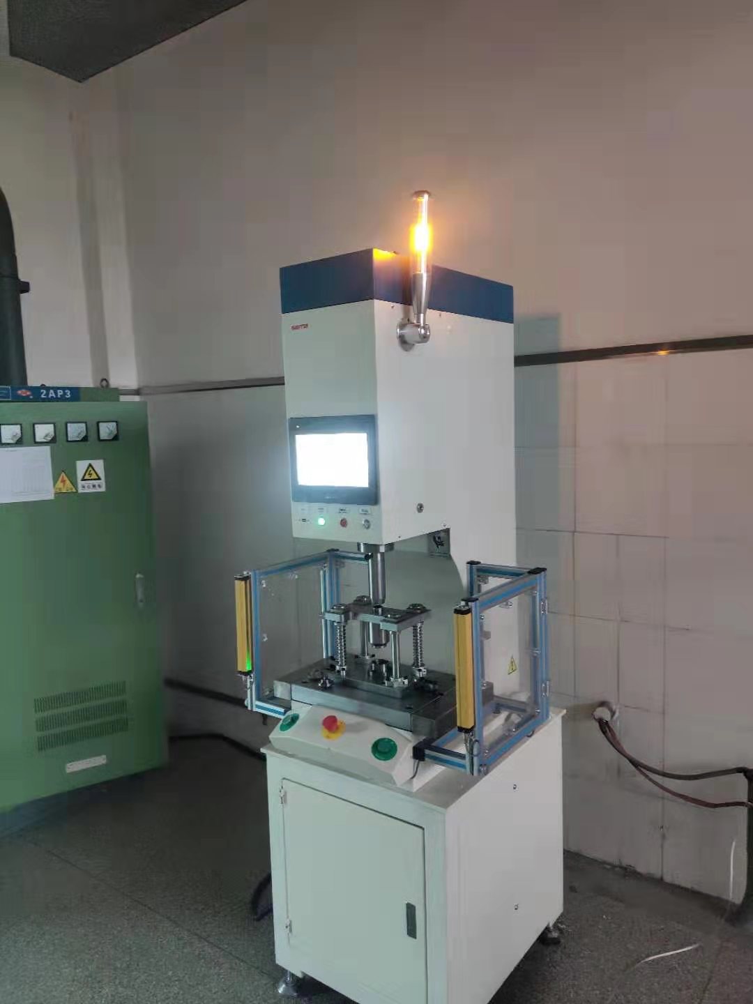 8吨伺服压力机 8吨伺服压力机